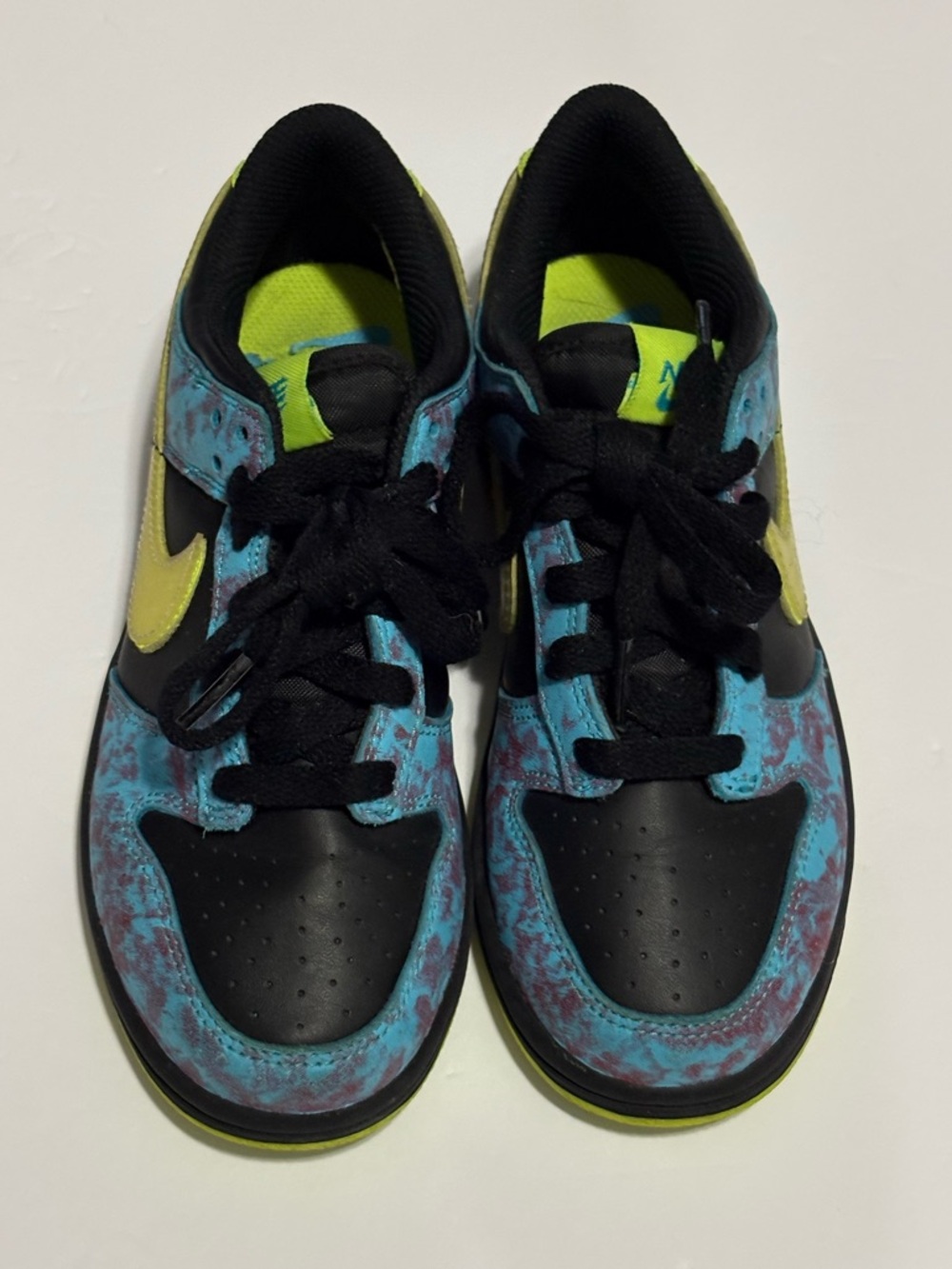 Nike Kids' Athletic Shoe in Teal and Yellow 2Y